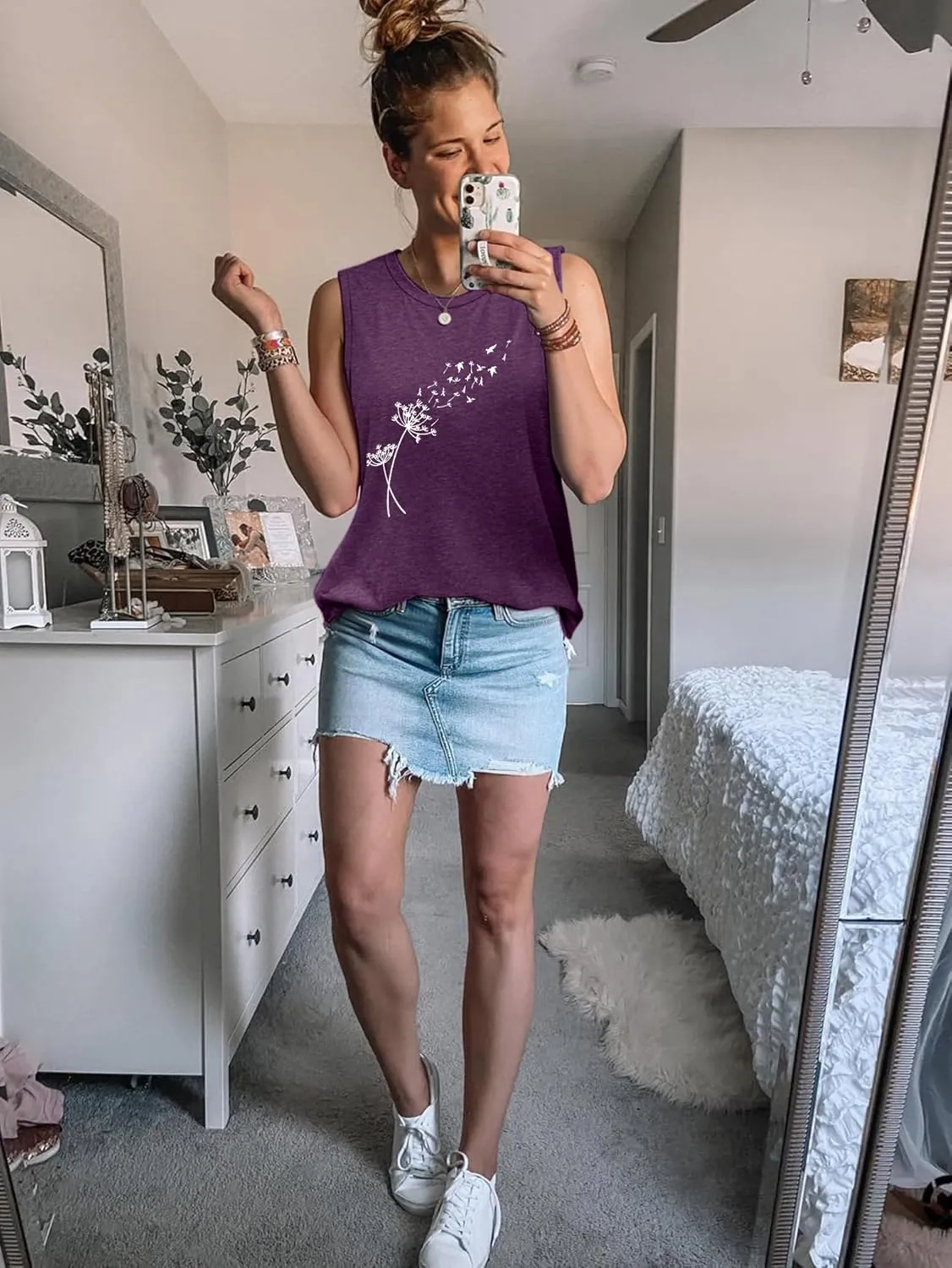 Sleeveless Tank Tops for Women 2025 Summer Casual Blouses Graphic Tees Loose Fit Crewneck Vacation Outfits Shirts