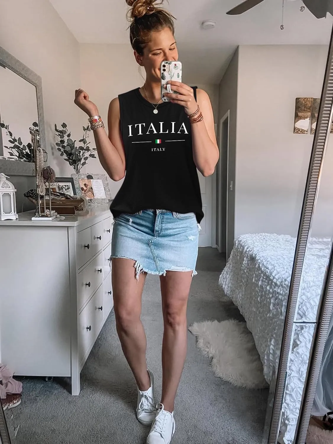 Sleeveless Tank Tops for Women 2025 Summer Casual Blouses Graphic Tees Loose Fit Crewneck Vacation Outfits Shirts