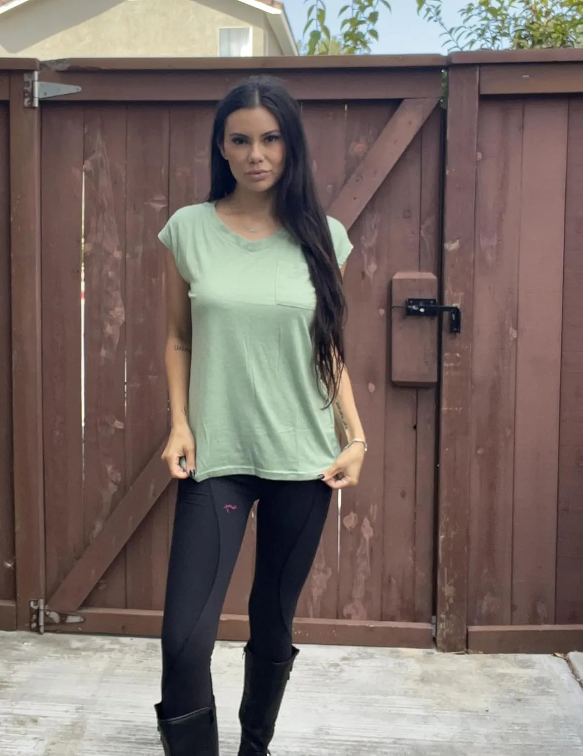 Zeagoo Womens 3 Pack Cap Sleeve T Shirts V Neck Basic Tees Tops with Pocket Fashion Trendy Casual Summer Outfits Clothes 2025
